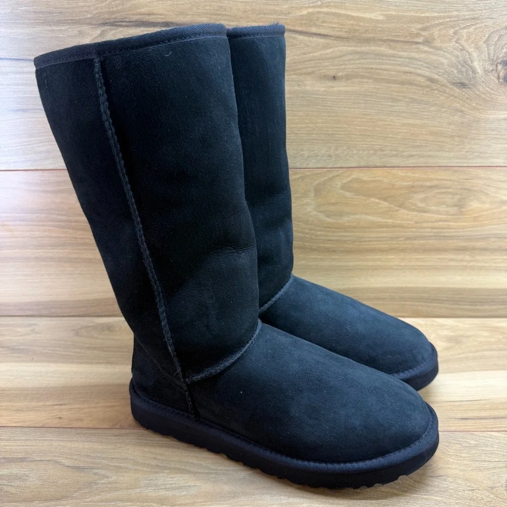 UGG Classic Tall II Black Suede Boots Womens 9 Shearling Fur Cozy Cottagecore